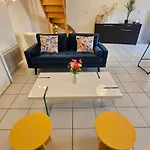 Cite Episcopale Proche Cathedrale Et Passerelle * Albi
