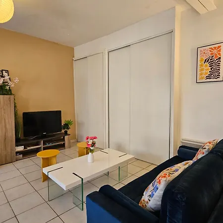 Tatil Evi Cite Episcopale Proche Cathedrale Et Passerelle