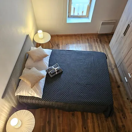 Cite Episcopale Proche Cathedrale Et Passerelle